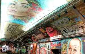 2023-graffiti-Leake-Street-photo
